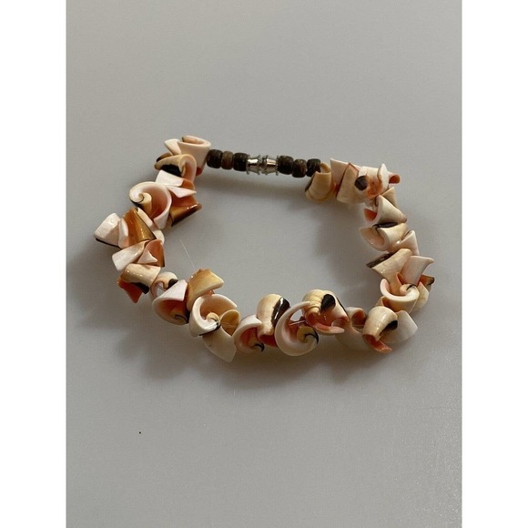 Bracelet Sea Shells Pink Boho Silver Tone Barrel Clasp 8” - Picture 1 of 9